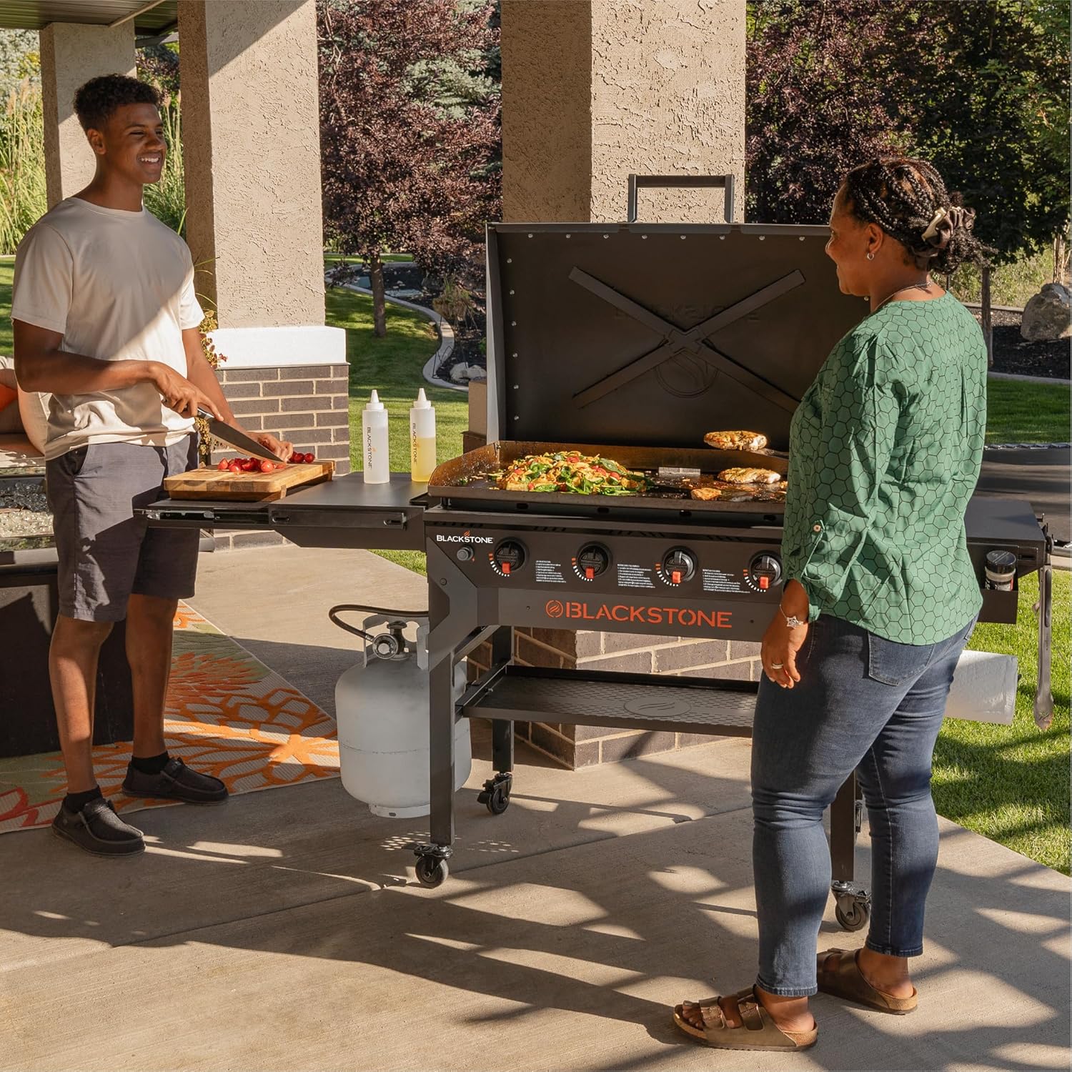 Iron-Forged 36" Omnivore Griddle �� Premium Powder-Coated Steel with Reinforced Hood, Black Finish
