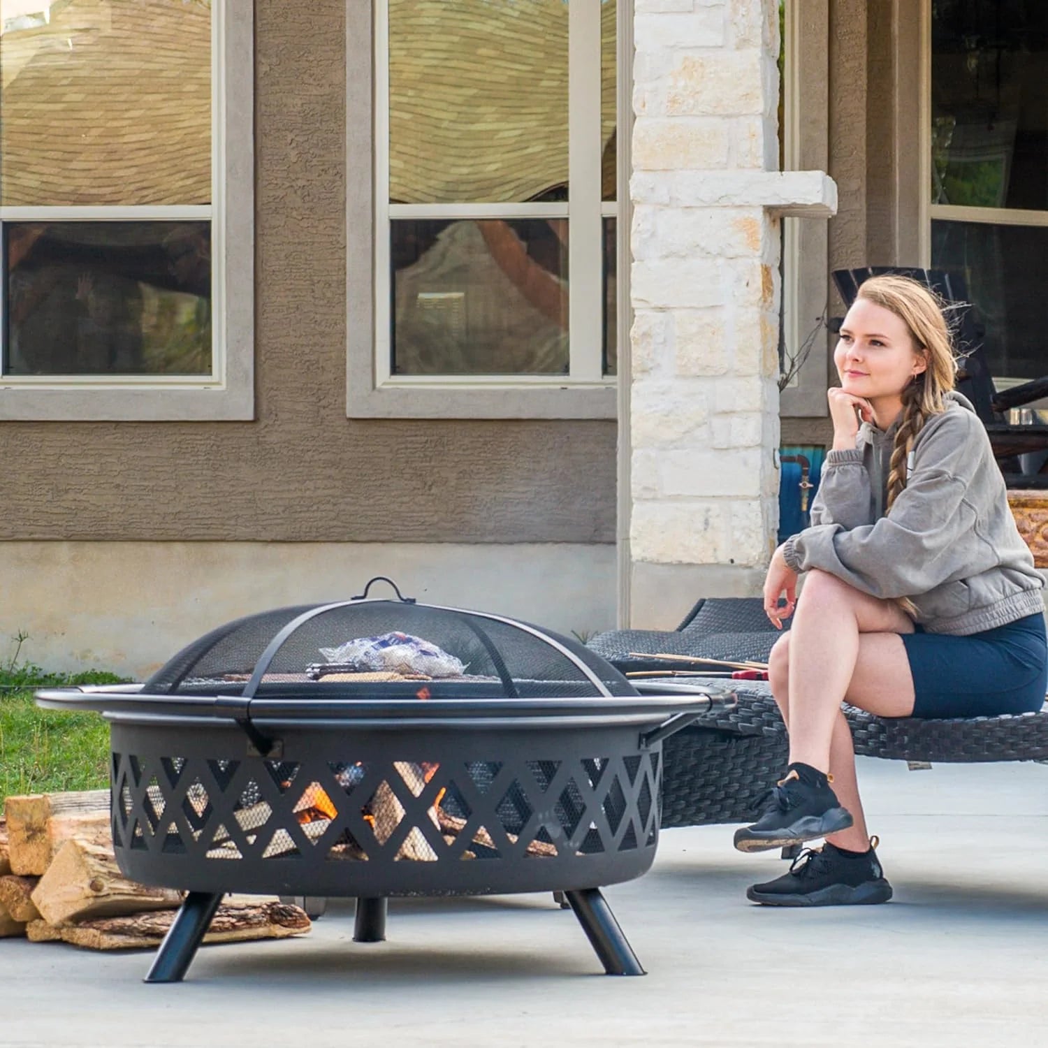 SUNCREAT 42�� Patio Fire Pit Wood Burning with Mesh Spark Screen, Bonfire Outdoor firepit with Fireplace Poker, Black